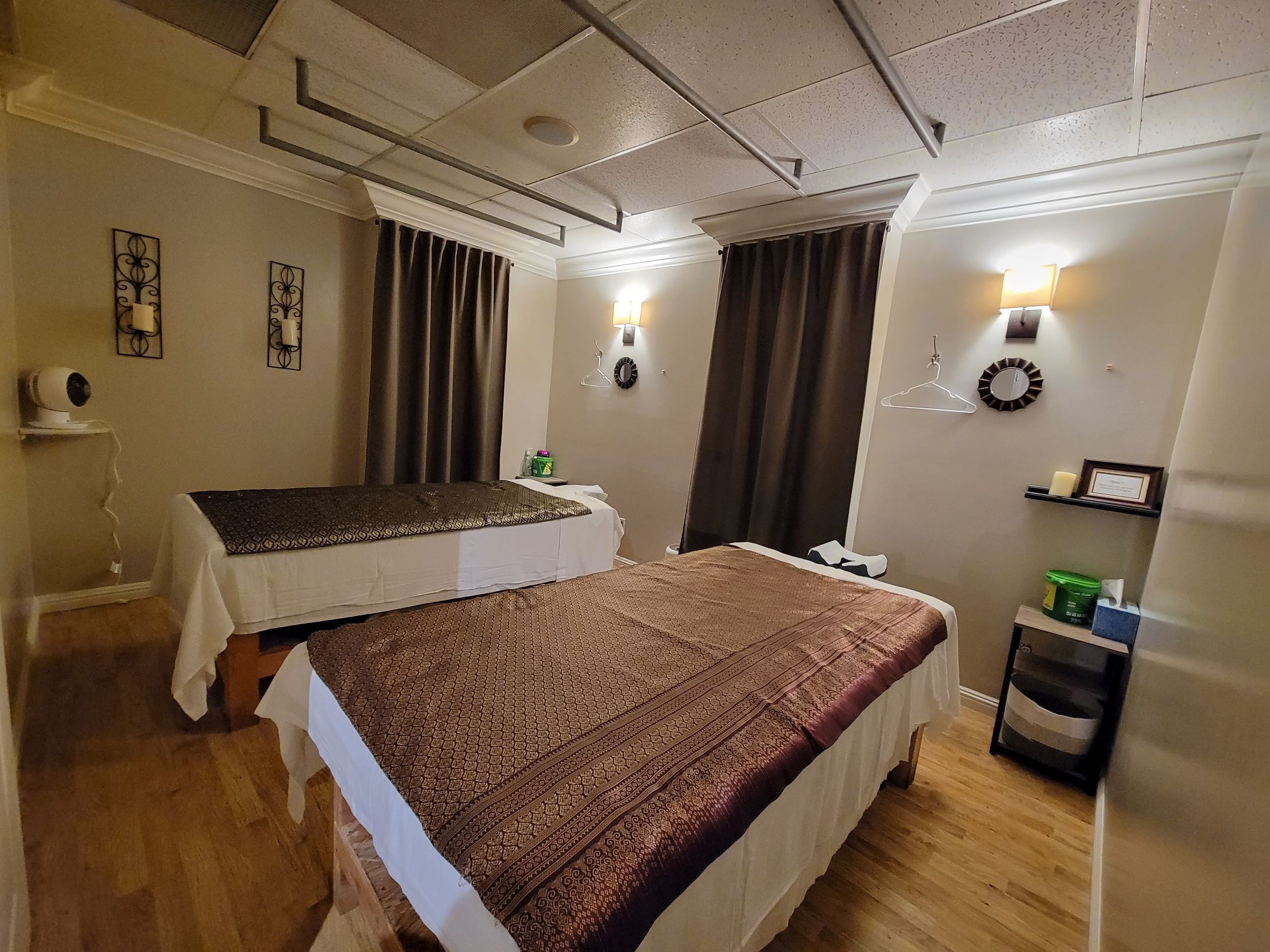 Warm reception area at Dee Dee Thai Spa